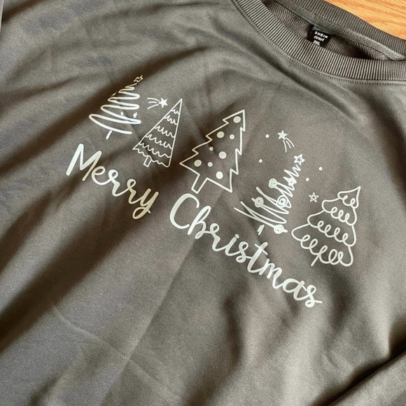 Merry Christmas Pullover - Picture 3 of 3